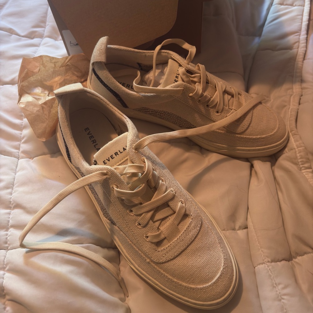 NWT Everlane Women's Beige Canvas Sneakers